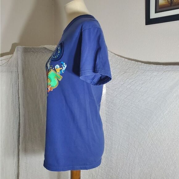 Disney 2005 Graphic T-Shirt Size - Picture 2 of 8